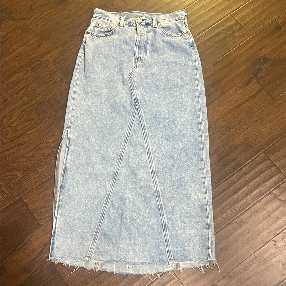 Levi's Icon Long Light Blue Denim Maxi Skirt 26 EUC